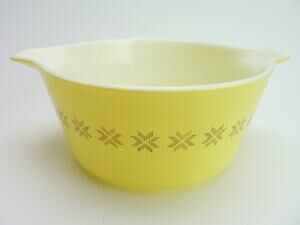 Vintage Pyrex Town and Country Yellow Casserole Dish 474 – B 1.5 Quart No Lid